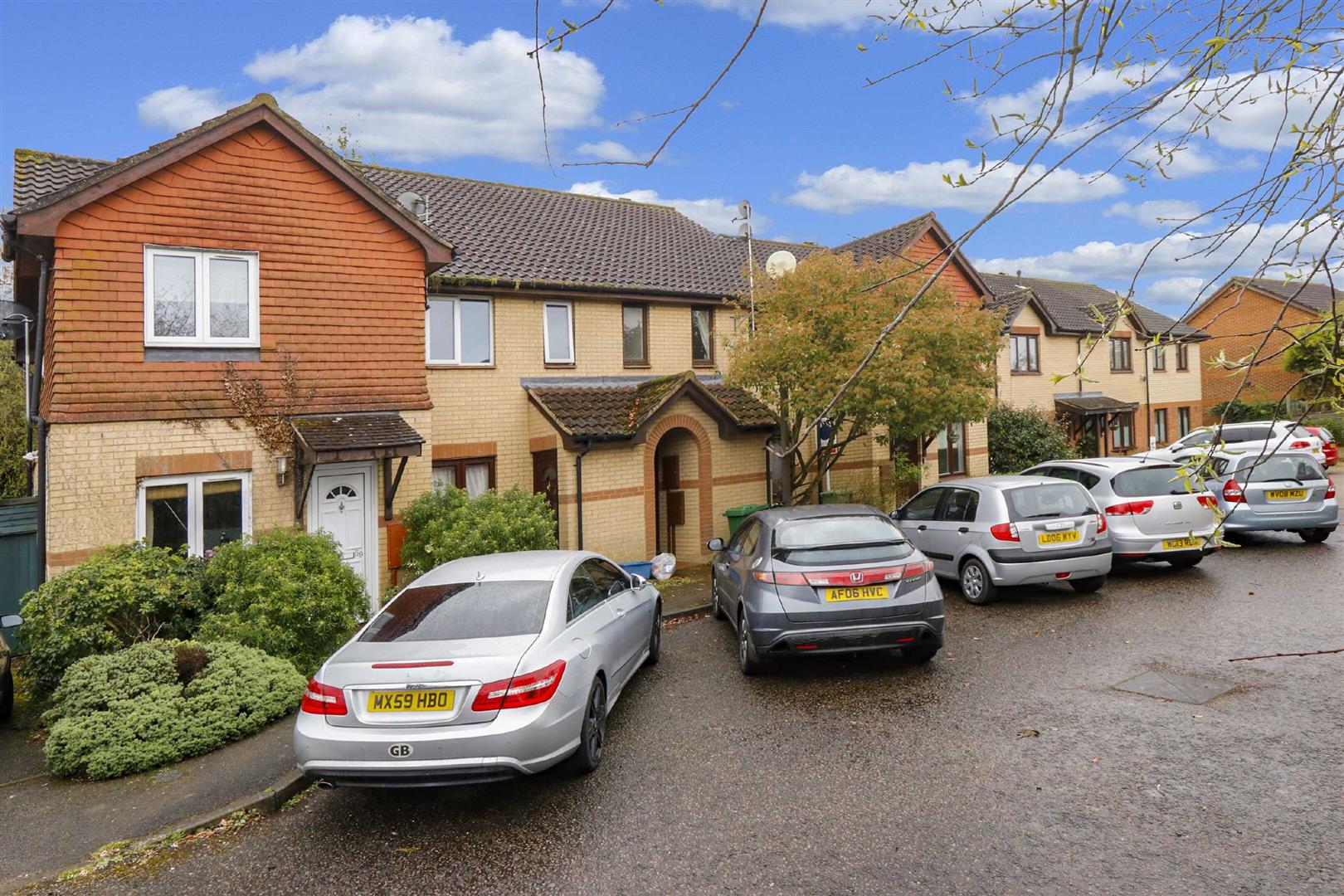 1 bed property in Pettingrew Close, Milton Keynes